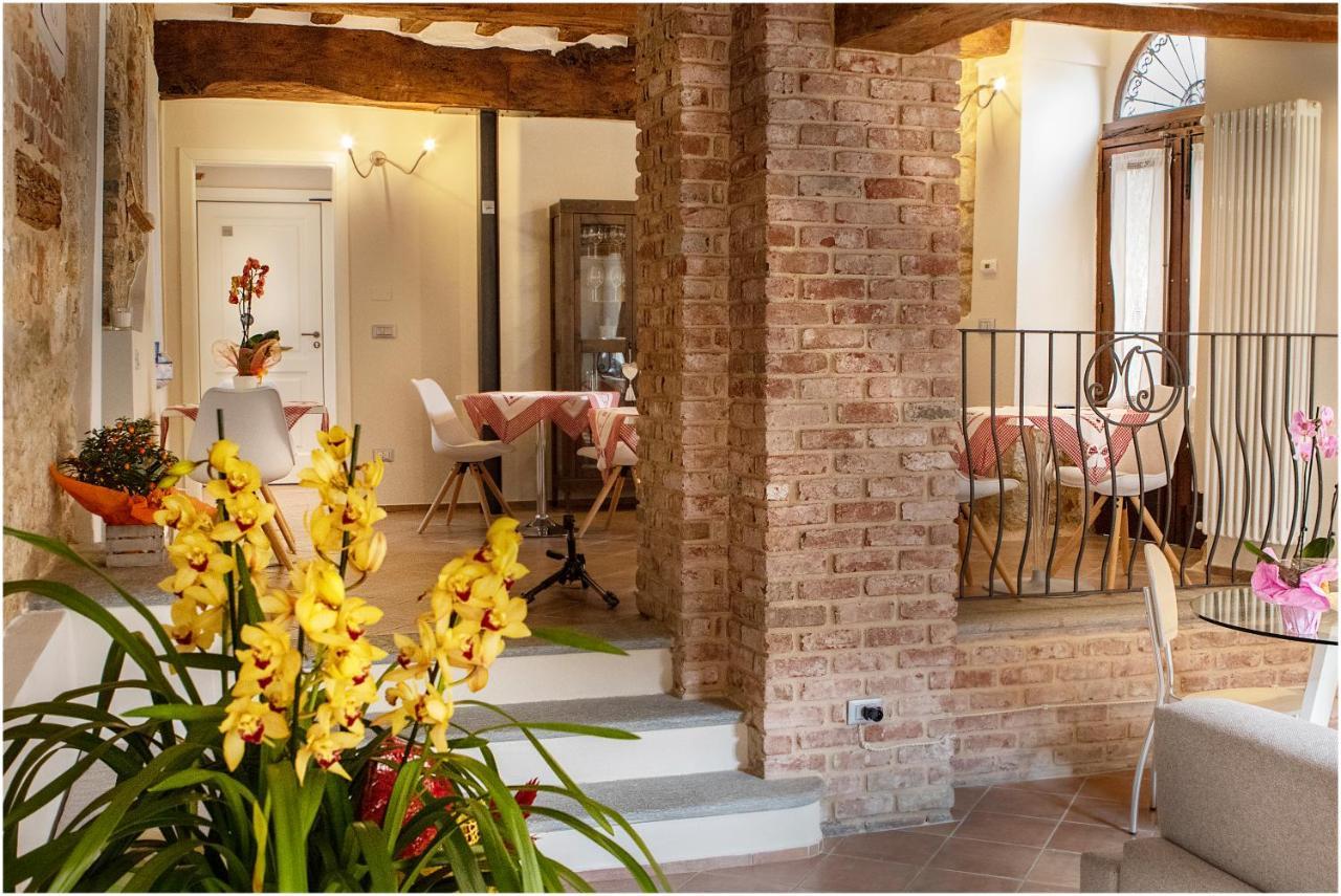 Il Giardino Sul Tetto B&B Guarene Exterior photo