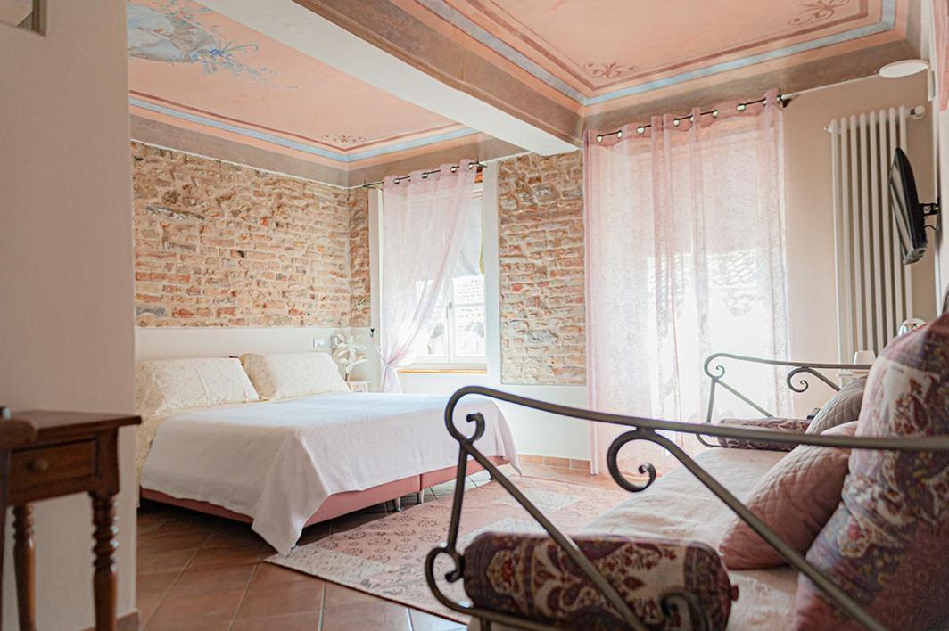 Il Giardino Sul Tetto B&B Guarene Exterior photo
