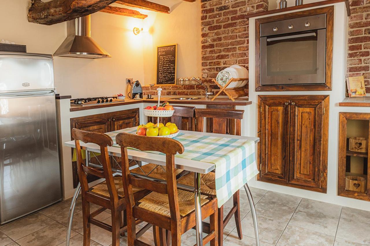 Il Giardino Sul Tetto B&B Guarene Exterior photo